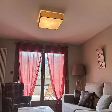 Bpirineos-paseo Eriste בנאסקה