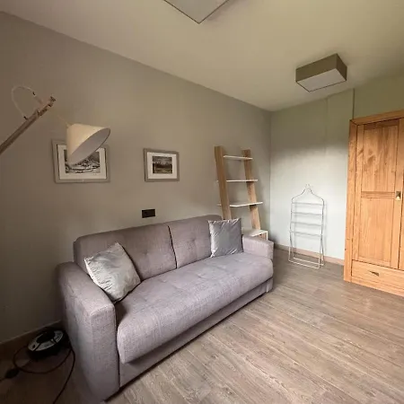 Bpirineos-paseo Eriste * בנאסקה