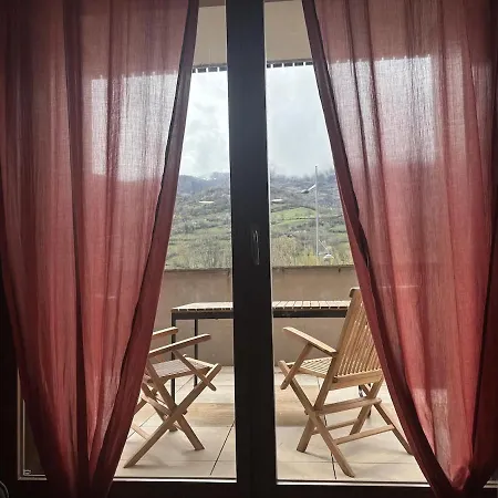 Bpirineos-paseo Eriste * בנאסקה