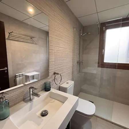 Bpirineos-paseo Eriste Apartamento *