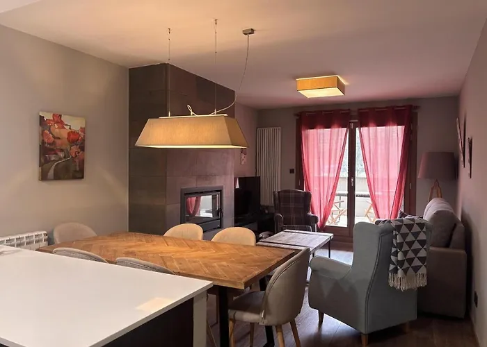 Bpirineos-paseo Eriste Apartment *